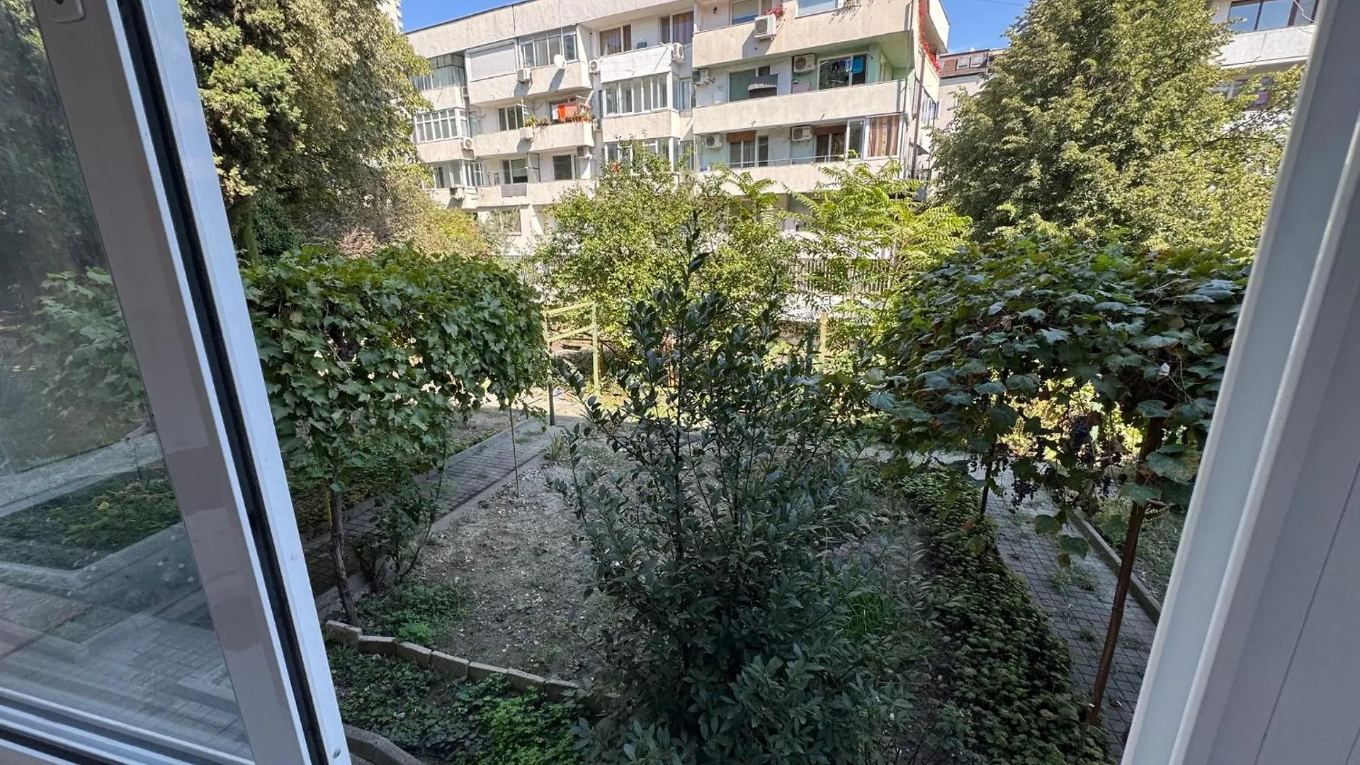 Charming Sea Garden Apartment Varna